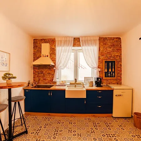 Blue Nest Old Town Apartment *